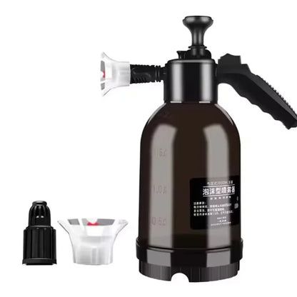 Pulverizador de Espuma para Lavado de Coche 2L con diseño de presión manual y accesorios incluidos.