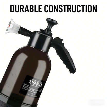 Pulverizador de Espuma para Lavado de Coche 2L con construcción duradera y sistema de presión manual.